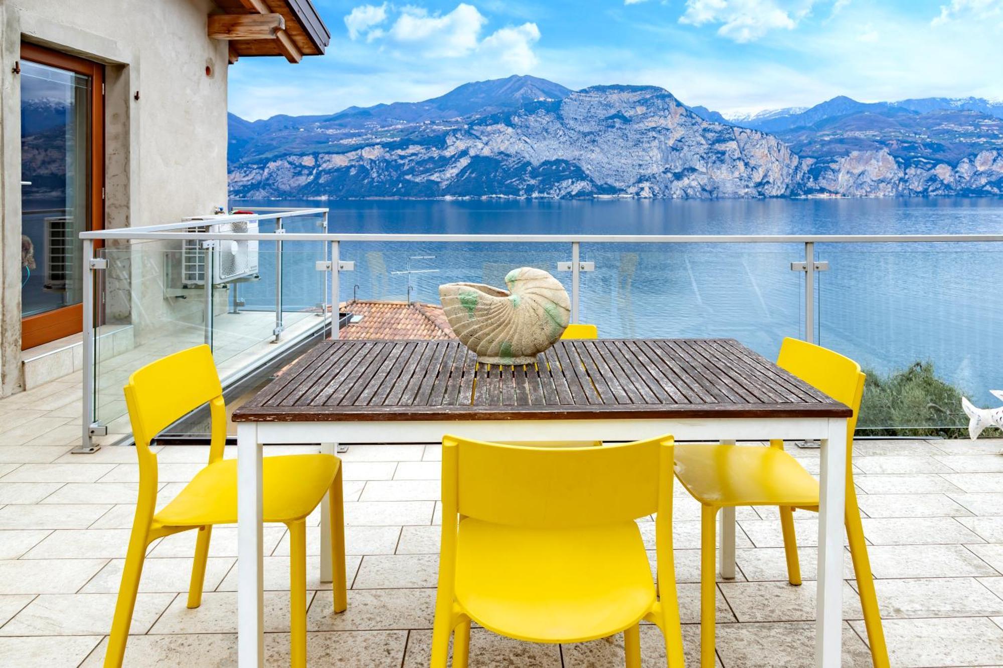 Ca De L'Angelon Aparthotel Brenzone sul Garda Exteriör bild