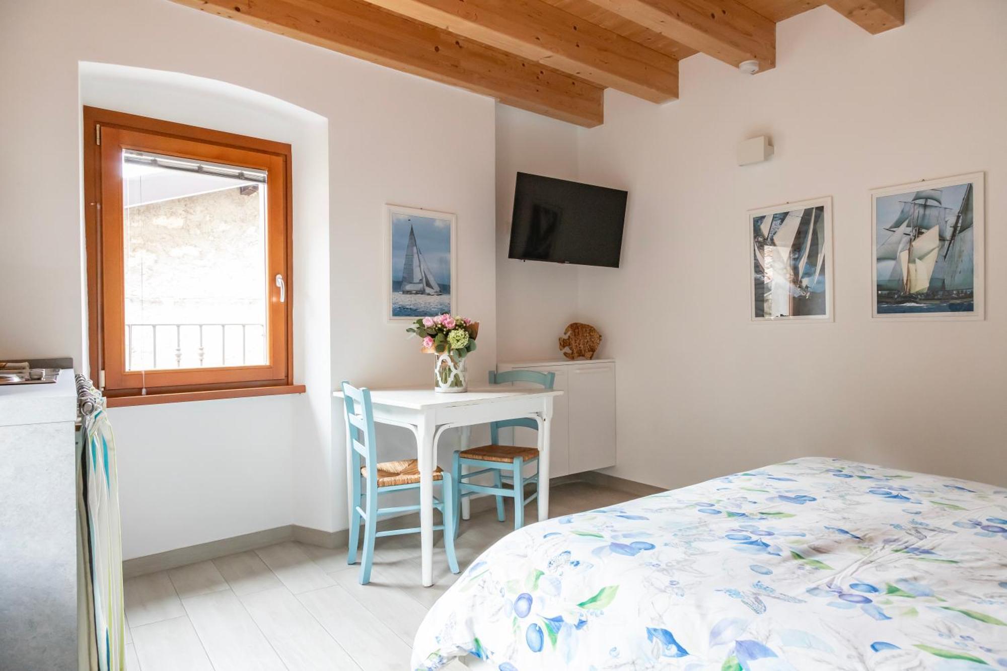 Ca De L'Angelon Aparthotel Brenzone sul Garda Rum bild