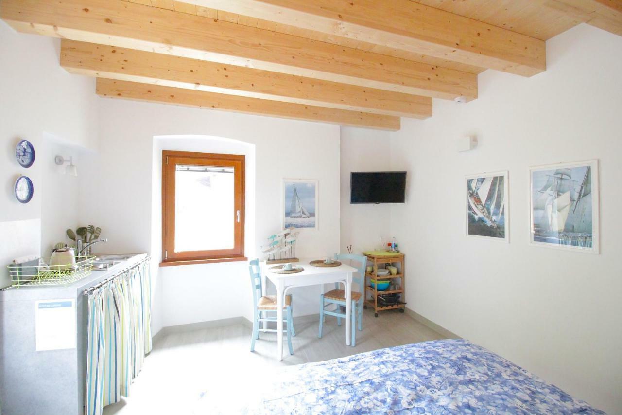 Ca De L'Angelon Aparthotel Brenzone sul Garda Exteriör bild